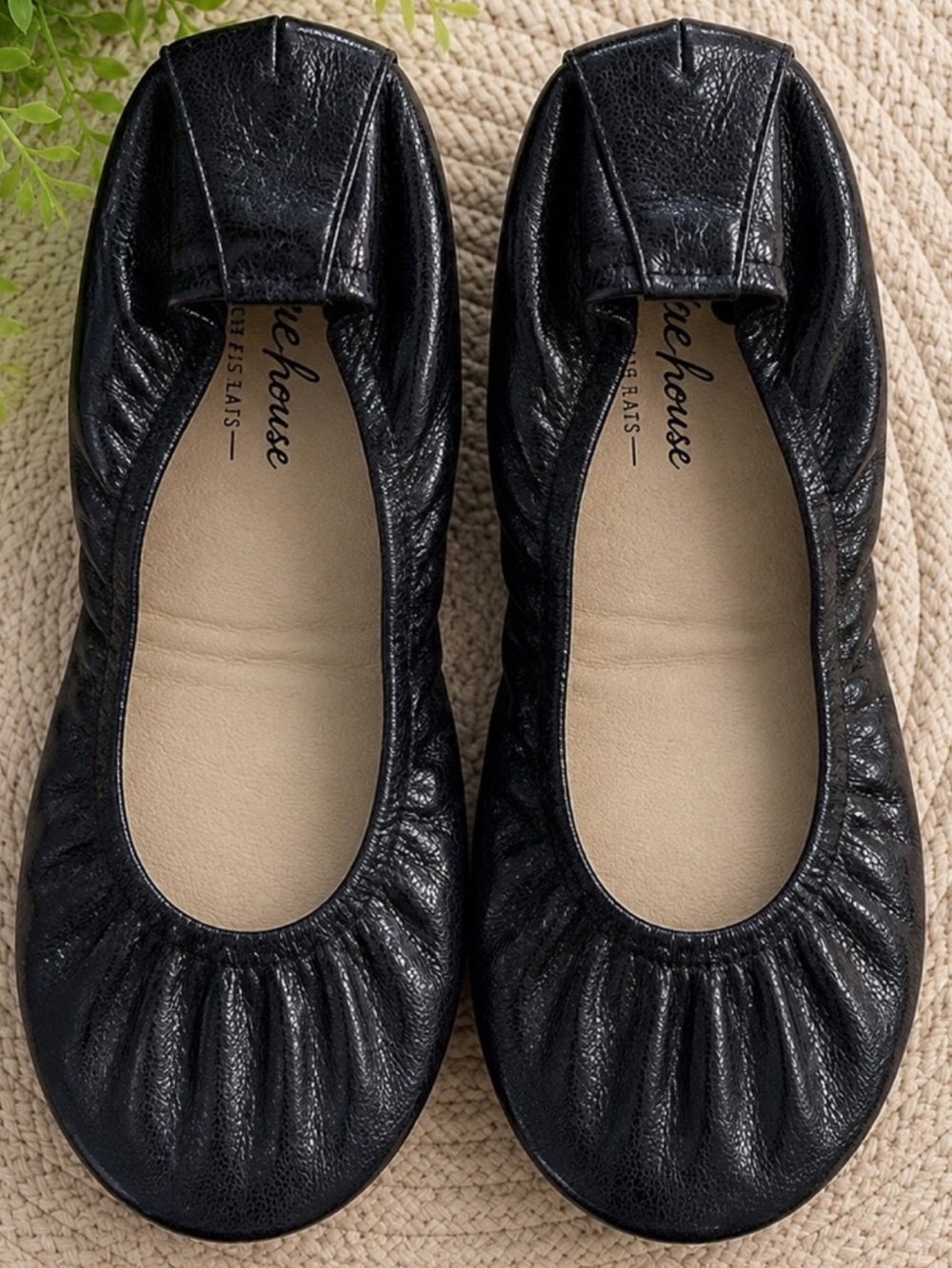 NWOB l The Storehouse Flats l Midnight Black Leather Foldable Flats l Size 9